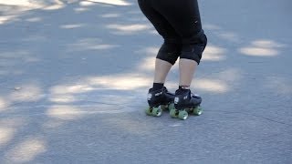 How to Skate Backwards  RollerSkate [upl. by Hoshi]