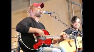 Darius Rucker Wagon Wheel Live in Charleston 2015 [upl. by Pepito]