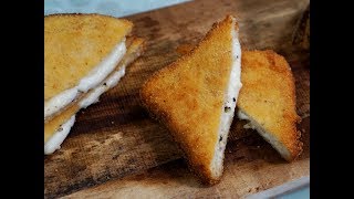 Mozzarella in carrozza ricetta facile  Le video ricette di Lara [upl. by Regine251]