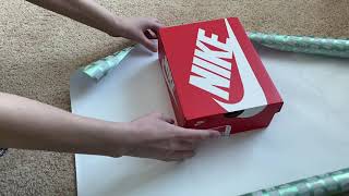 How to wrap a shoe box [upl. by Inah]