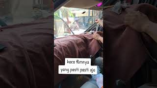 Proses pemasangan kaca film mobil [upl. by Dart]