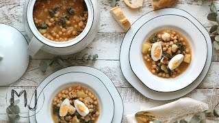 POTAJE DE GARBANZOS Y ESPINACAS CON BACALAO  Receta tradicional [upl. by Amehsat]