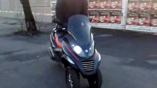 Piaggio mp3 250 vs mp3 400 Review [upl. by Morton]