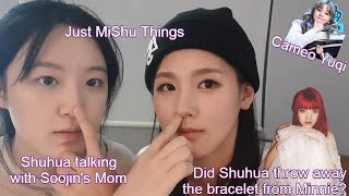 ENG SUB GIDLE Shuhua amp Miyeon MiShu Ft Yuqi V Live  Shuhua Threw The Bracelet From Minnie [upl. by Bertine]