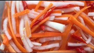 Easy and Delicious Vietnamese Pickled Daikon amp Carrots [upl. by Hahsia372]