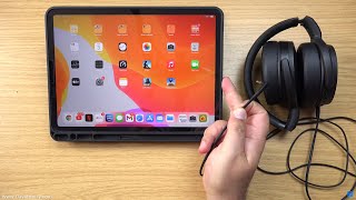 How To Connect Wired Headphones To An iPad Pro 2020  USB C To 35mm TRRS Headphone amp Mic Adapter [upl. by Emelin]