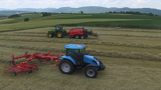 KUHN GA 7501  8121  Andaineurs En action [upl. by Survance971]