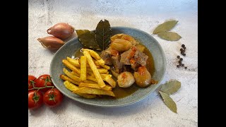 Stifado  Griechisch Kochen leicht gemacht [upl. by Aihsatsan]